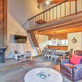 Northstar Resort Shuttle Access: Truckee Condo, отель в городе Траки