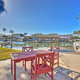Private Dock, Views: Waterfront Rockport Home!, hotel a Rockport