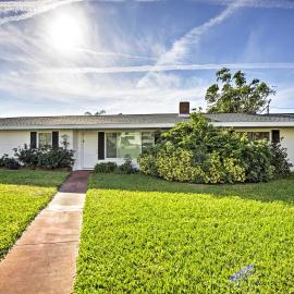Pet-Friendly Daytona Beach Home, Walk to the Ocean, hotel a Port Orange