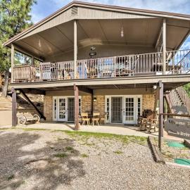 Cozy Ruidoso Cabin w/ Hot Tub & Game Room!