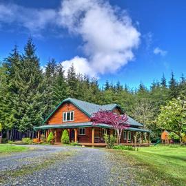 Peaceful Retreat on 10 Acres < 7 Miles to La Push