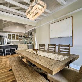 Charming Renovated Avalon Townhome, Walk to Beach!, hotel en Avalon