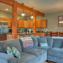 'Bozeman Getaway' w/ Mountain Views, Near Downtown โรงแรมในโบซแมน