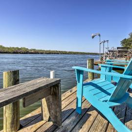 Fishing Dock on Arroyo River! Stylish Studio, hotel i Rio Hondo