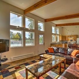 Secluded Getaway w/ Deck, Steps to Fritz Creek!, hotel a Homer