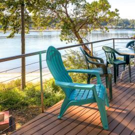 Waterfront Bainbridge Island Home: Stunning Views!