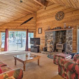 Cabin < 2 Mi to Tahoe Donner Downhill Ski Resort