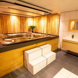Tzummarum에 위치한 호텔 Luxus Familienvilla mit Jacuzzi & Sauna