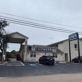 Cedar Creek Inn, hotel Bertramban