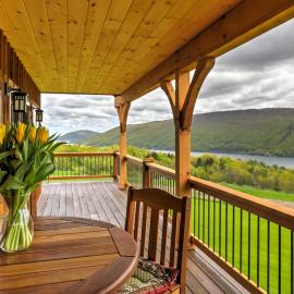Naples Cabin w/ Lake Views & Wraparound Deck!, hotel di Naples