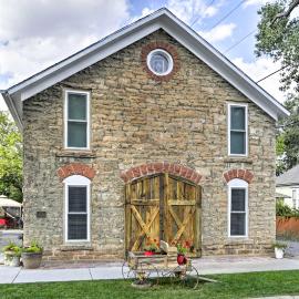 Historic Laramie Condo - 3 Blocks to Downtown & UW, hotell i Laramie