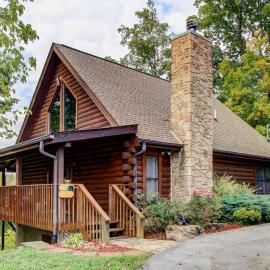 Rustic Sevierville Cabin w/ Covered Porch!
