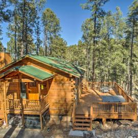 Ruidoso Log Cabin Retreat - Peaceful & Convenient