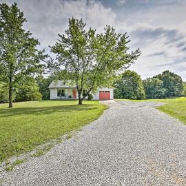 'Sunset Haven' Excelsior Springs Home on 3 Acres!, hotel in Excelsior Springs