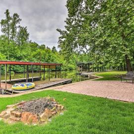 Private Deck & Dock: Home on Lake Hamilton!, hotel v destinácii Hot Springs