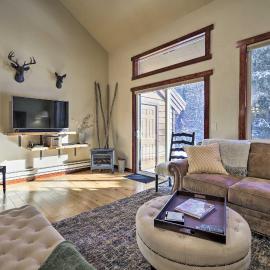 McCall Condo w/ Paddle Boards - Near Payette Lake, hotel di McCall