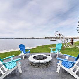 Lakefront Home w/ Dock! 18 M to Caberfae Peaks, Hotel in Cadillac