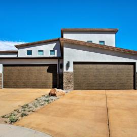 Upscale Moab Townhome w/ Hot Tub: 20 Min to Arches, hotel en Moab