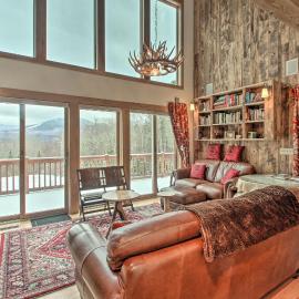 Architect-Designed Franconia Home: Hot Tub & Views