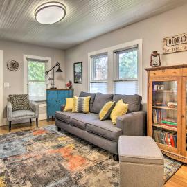 Colorado Springs Bungalow - Walk to Downtown!, hotel in Colorado Springs