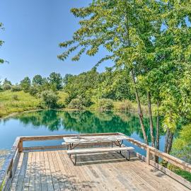 Kimberly's Hope Clark Apt on Farm w/ Pool Access: Clark şehrinde bir otel
