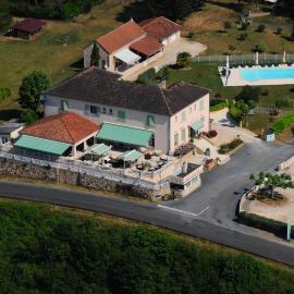 LOGIS HÔTEL RESTAURANT SPA Les BALCONS DE L'ESPERANCE: Limeuil şehrinde bir otel