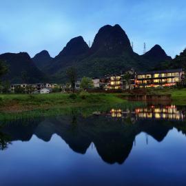 Secret Garden Lakefront Hotel 连住两晚享高铁站免费接站, hotel di Guilin