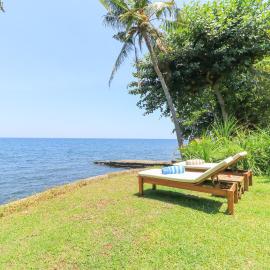 Palm Beach Villas Bali, hotel in Singaraja