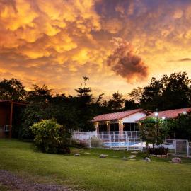 Viesnīca Vista Alegre Natural Resort - Bungalows pilsētā Independencia