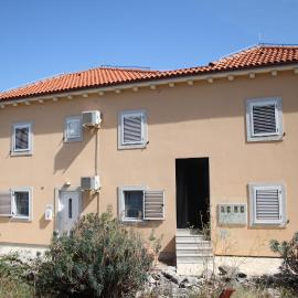 Apartments Pegla, hotel in Nerezine