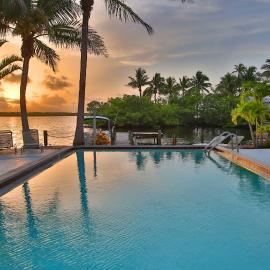 Waterfront Matlacha Condo w/ Patio & Pool Access