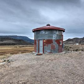 Unique Utah Tin Cabin w/ Mountain Views!, hotel em Antimony