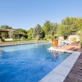 Suite des lavandes dans le Mas Au coeur de La provence & SPA, hotel v destinácii Saint-Cannat