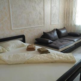Home near the sea Odessa, hotel u gradu 'Odesa'
