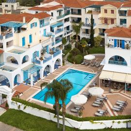 Nikis Village, hotelli Poroksella