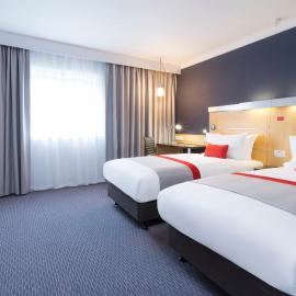 Holiday Inn Express Park Royal by IHG, hotel en Londres