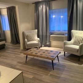 Hotel Newstar Montréal، فندق في مونتريال