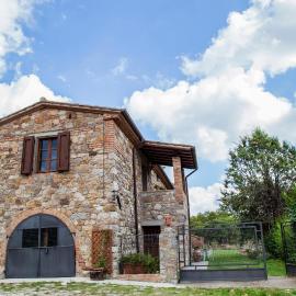 Casale Pian di Fratta, hotel in Fabro