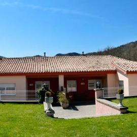 Apartaments Can Xel, hotel em Santa Pau