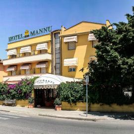 Mannu Hotel，博薩的飯店