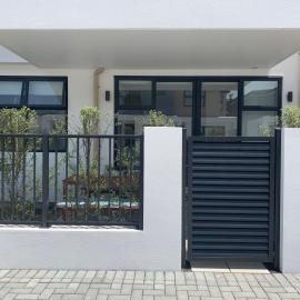 De la Plage Residences, hotel in Orewa