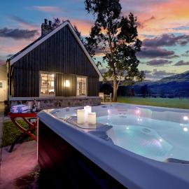 Dalveich Cottage, hot tub, 2 bedroom, Lochearnhead, Hotel in Lochearnhead