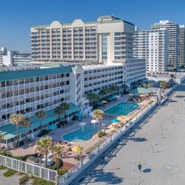Direct oceanfront, fantastic ocean view, separate bedroom ! - Pools open !