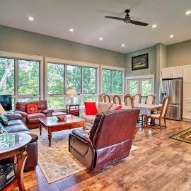Grand Rapids Area Lakefront House w/ Dock, hotel in Lowell