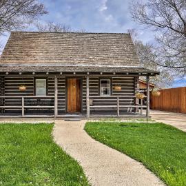 'Maltese Ranch Cabin' Near Medora Attractions!, hotell i Medora