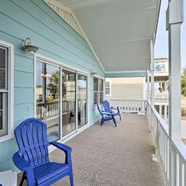 Pet-Friendly Second Row House Steps to Beach!, hotel a Holden Beach