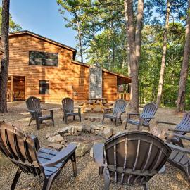 Cabin w/ Hot Tub & Grill - 6 Mi to Broken Bow Lake