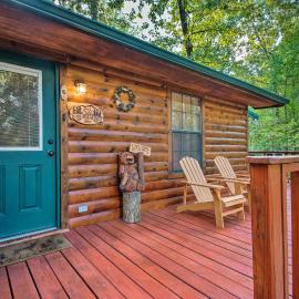 Broken Bow Cabin w/ Hot Tub, Near Hiking + Fishing, hotel u gradu Stephens Gap