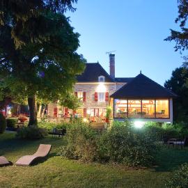 Logis Hostellerie la Chaumière، فندق في Arsonval