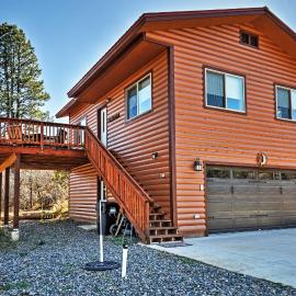 Pagosa Springs Escape w/ Deck, Hot Tub & Grill!, hotel in Pagosa Springs